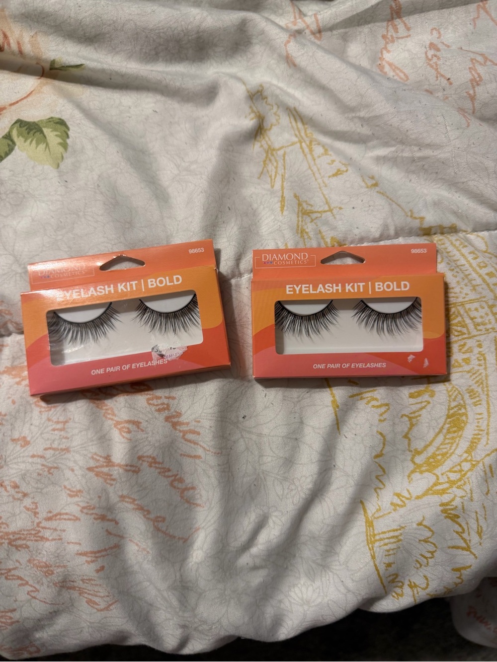 2 Pairs of Eyelashes